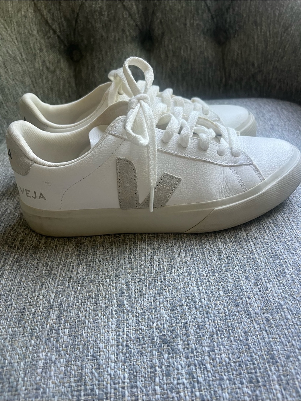 Veja Women's White Low-Top Leather Sneakers - Picture 4 of 11